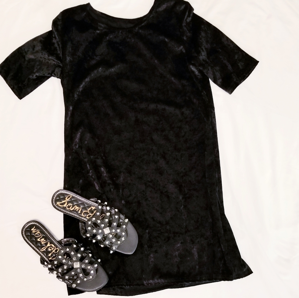 Velvet like mini dress